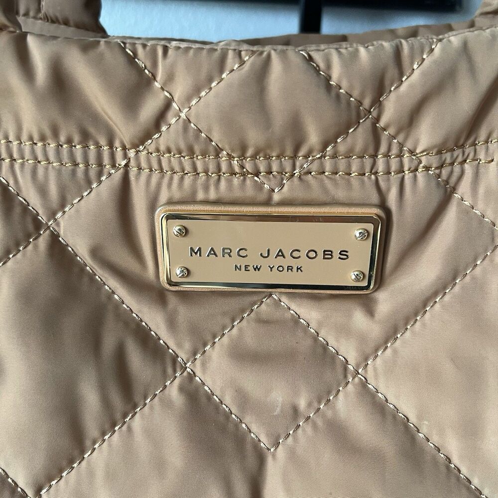 Marc Jacobs Medium Quilted Nylon Tote Tan - Picture 4 of 9